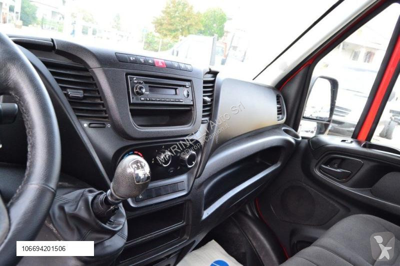 Véhicule utilitaire Iveco DAILY 35C13