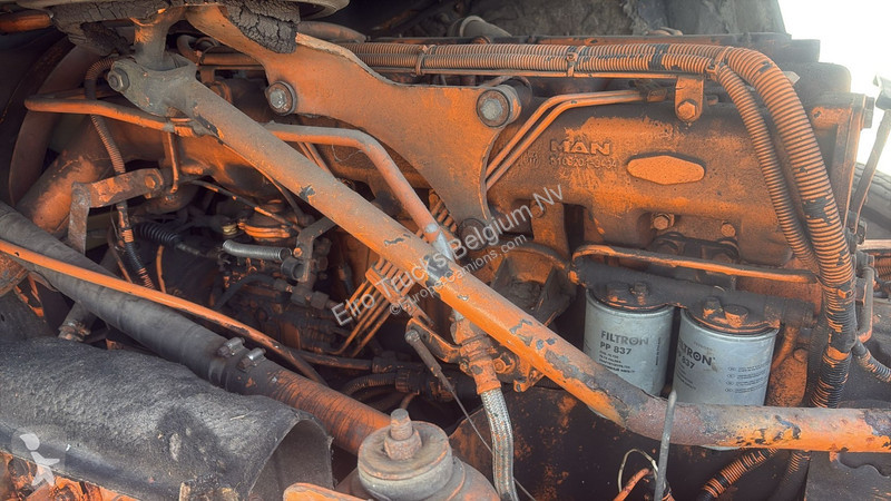 Camion MAN (MANUAL PUMP / MANUAL GEARBOX)