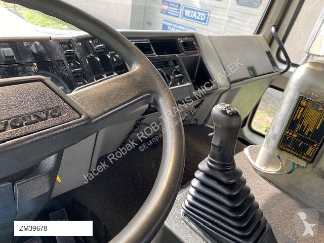 Camion Volvo FL 618