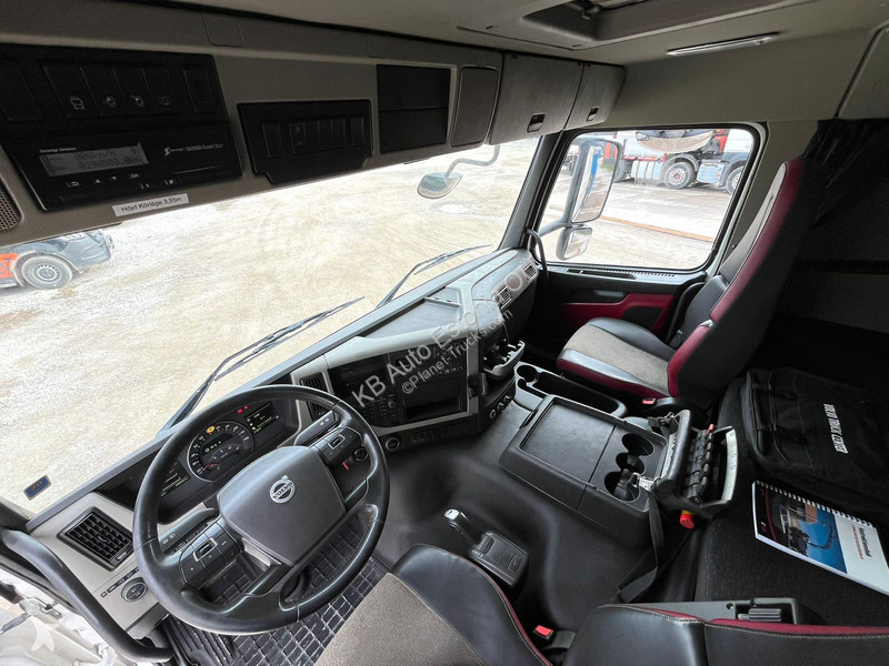 Kamion Volvo FM  8x2*6 HIAB 302E-6 / PLATFORM...