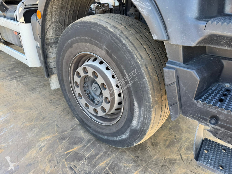 Kamion Iveco TRAKKER AD260T36