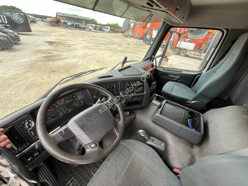 Camion Volvo 330 4x2 BOX L=7533 mm
