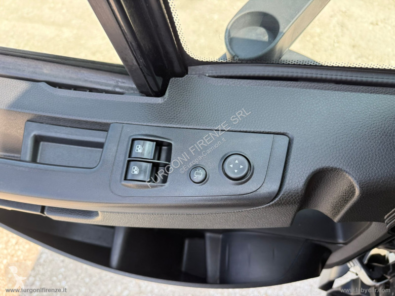 Camion Iveco EUROCARGO ML75 E16 CABINA CORTA...
