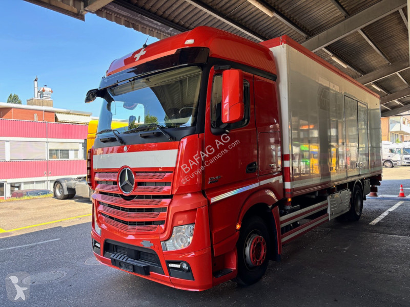 Vrachtwagen Mercedes actros 1848
