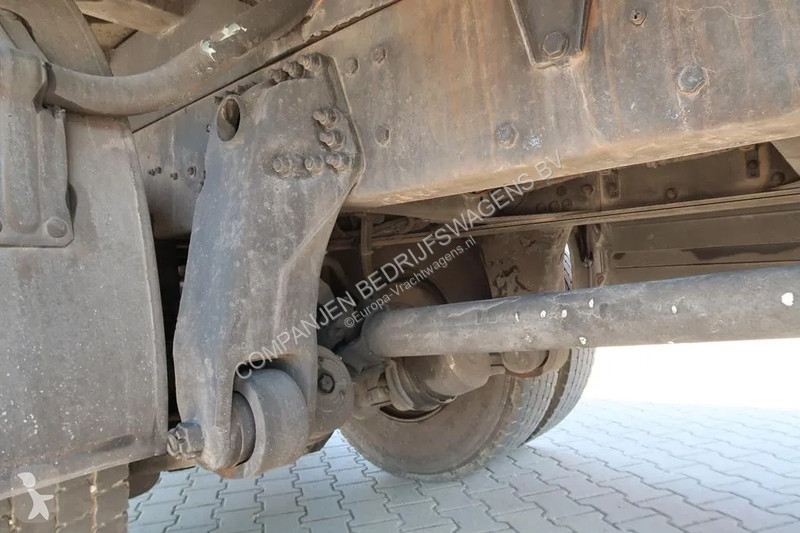 Kamion Scania R143-420 V8 EFFER 8200 Kraan -...