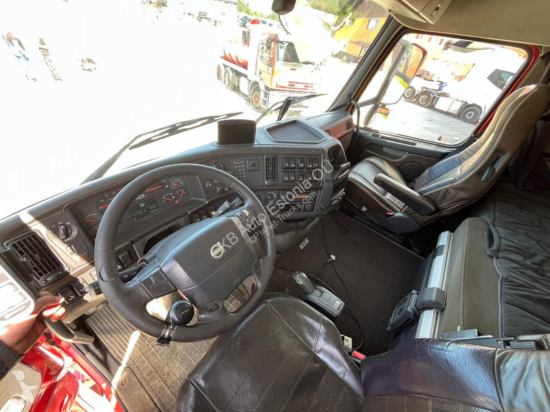 Camion Volvo 700 8x4*4 HIAB XR 24 ton / L=5800 mm