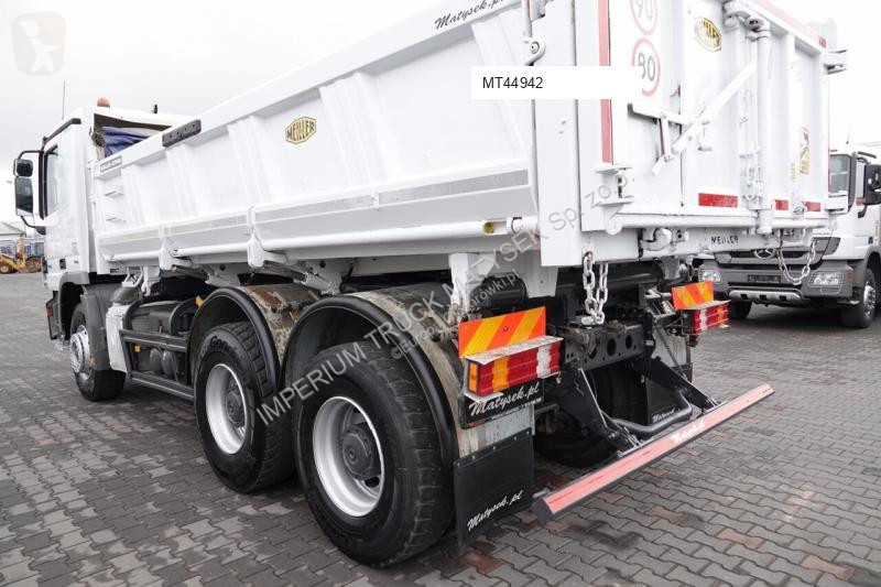 Camião Mercedes ACTROS 3336