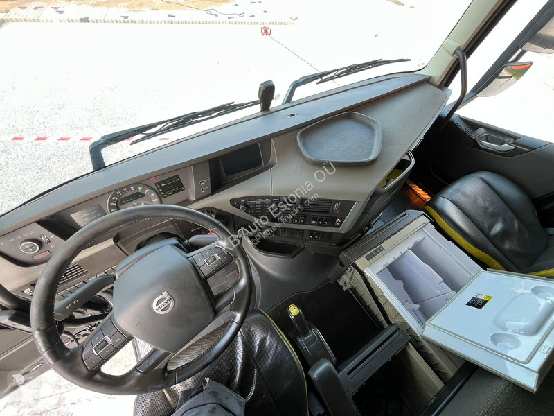 Kamion Volvo 750 8x4 HMF2620K-5 / WINCH /...