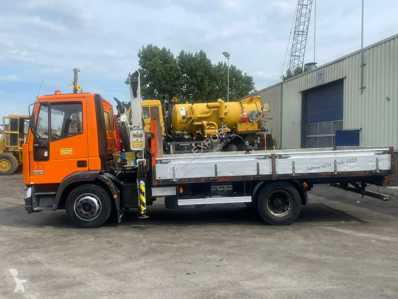 Kamion Iveco 120E18 Pesi SE85 Crane Open Box...