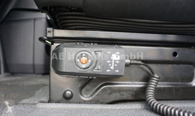 Vrachtwagen Mercedes 2551