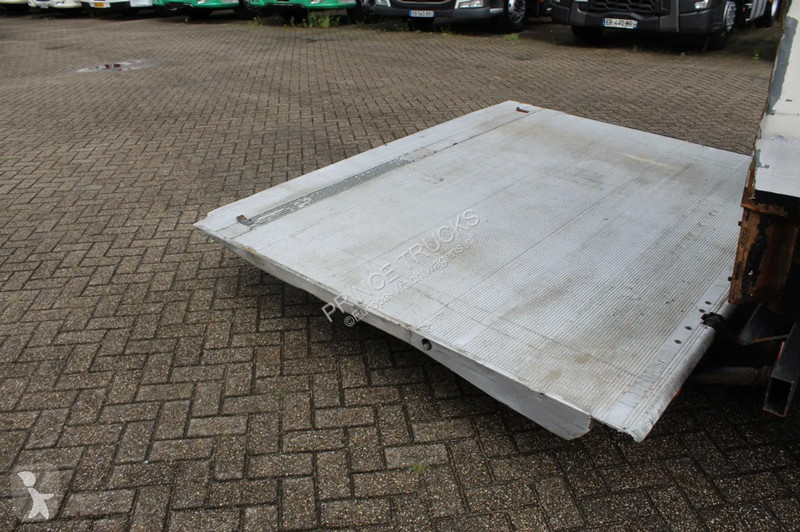 Kamion Mercedes 1224 * EURO5 * MANUAL * 1 BED *