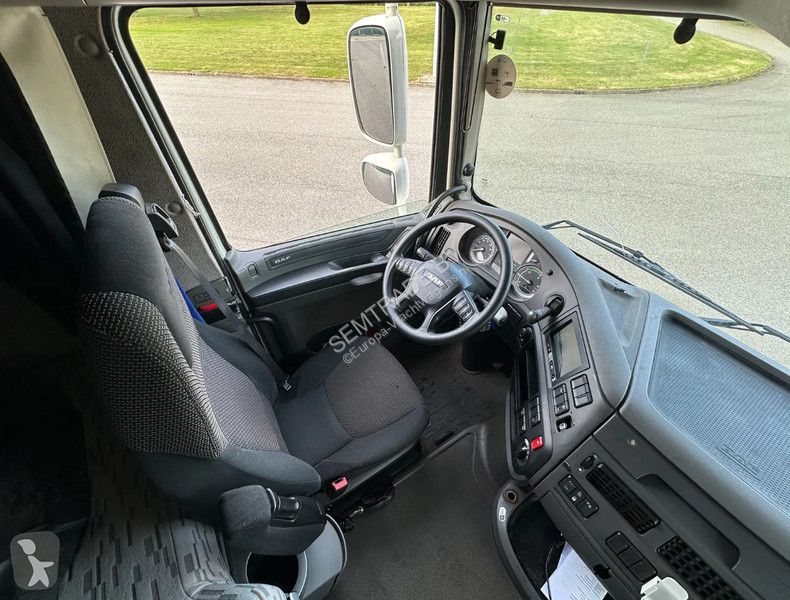 Kamion DAF SSC ONLY 636.000 KM TAIL LIFT...
