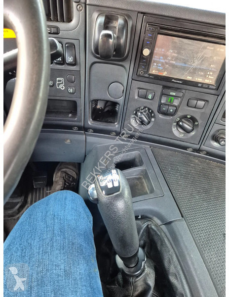 Camion Scania P 420 8x2. manuel gearbox.