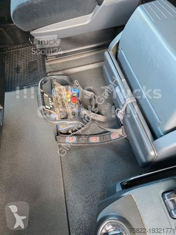 Vrachtwagen MAN TGX / 18m HMF 2120 Kran / 100%...