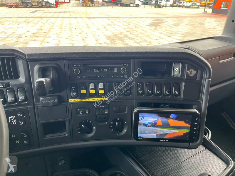 Kamion Scania R 560 8x4*4 BOX =6180 mm