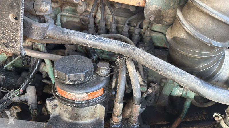 Camion Volvo - 320 (POMPE MANUELLE / BIG HUB /...