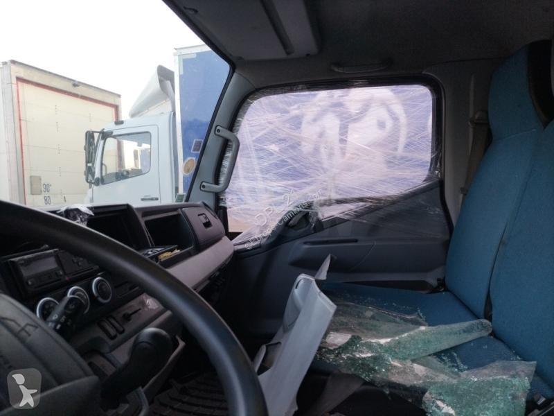 Ciężarówka Mitsubishi Fuso 7C15