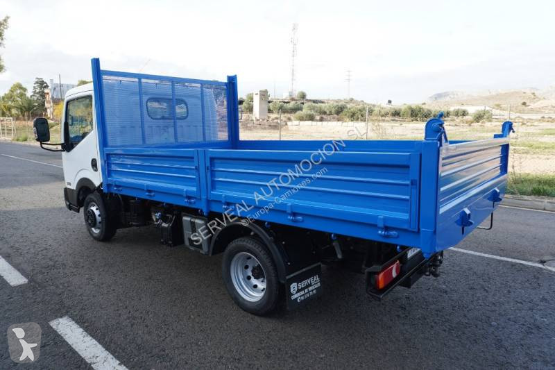شاحنة Nissan
