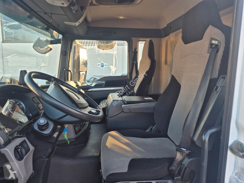 شاحنة MAN 26.460 6x2 Baustoff / Hiab 177 K