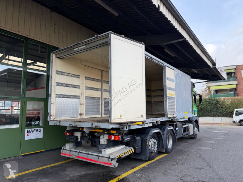 شاحنة Mercedes actros 2543 6x2