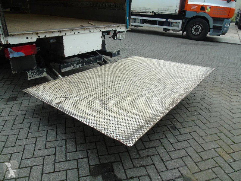 شاحنة MAN 12.250 + EURO 5 + LIFT