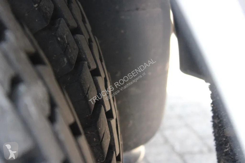 شاحنة Iveco 120E21 + Euro 6 + Dhollandia Lift +...