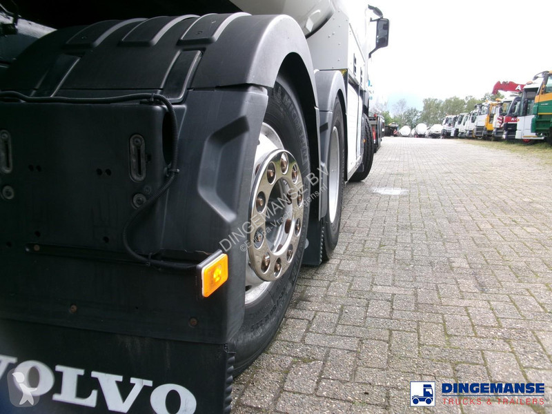 شاحنة Volvo 380 6X2 fuel tank 20.6 m3 / 4 comp