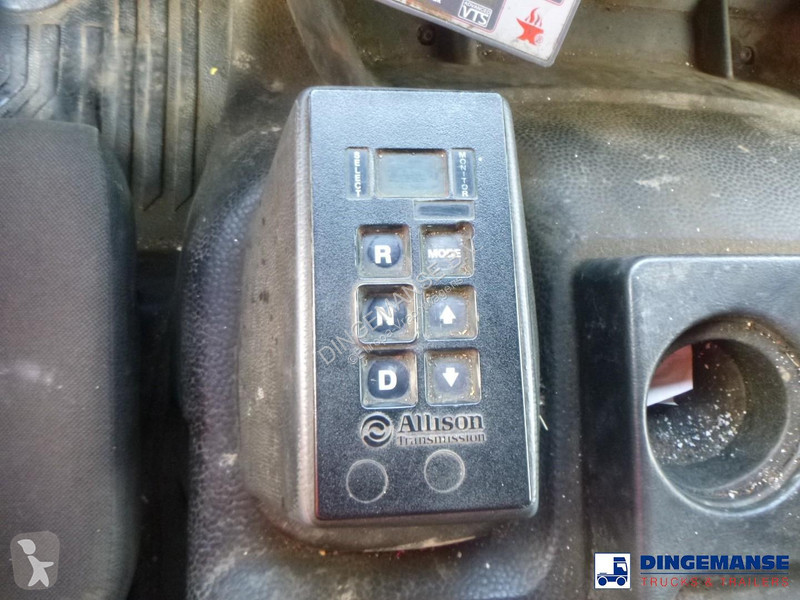 Camion Mercedes 1824 4x2 vacuum tank 8.1 m3