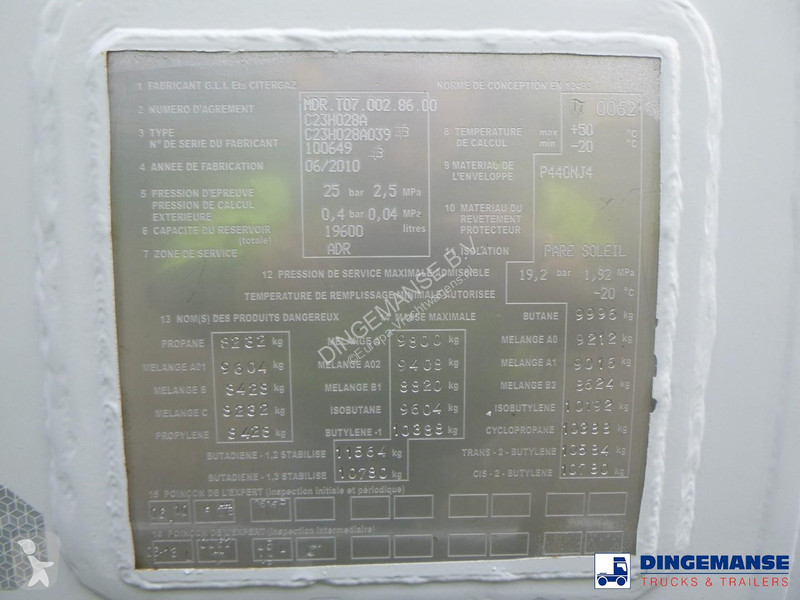 شاحنة Renault 270.19 dxi 4x2 gas tank 19.6 m3
