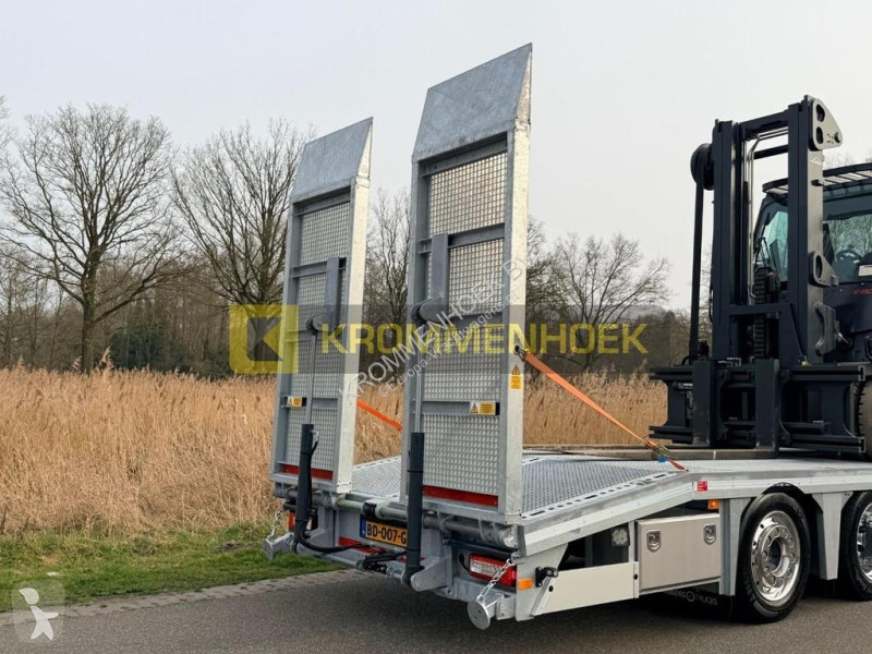 شاحنة Volvo FM 500 8x2 Machine transporter | New