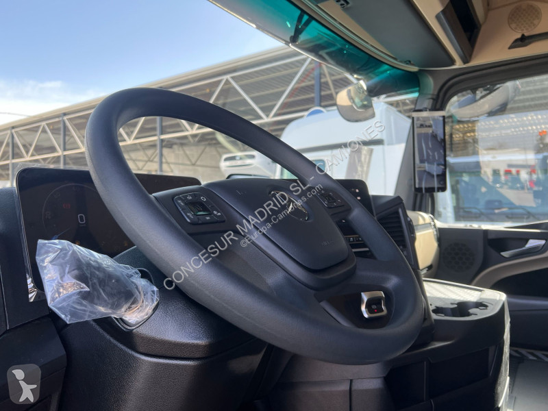 جرار Mercedes  1851 LS