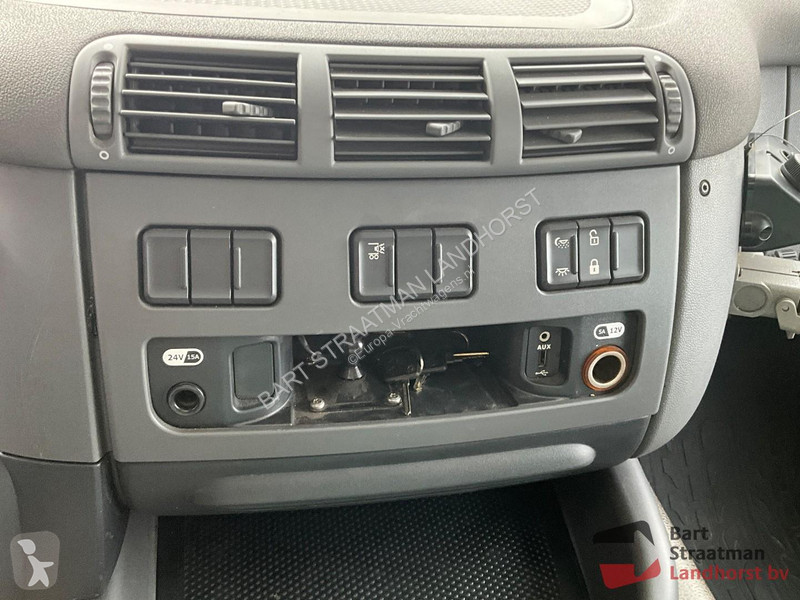 Lastbil Ginaf X6 4142 CF 8x2 met 22 m3...