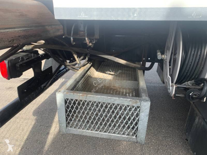 MAN  truck