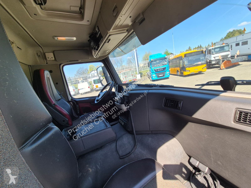 Камион Volvo FM 340 / CARRIER I350 / LIFT ZEPRO