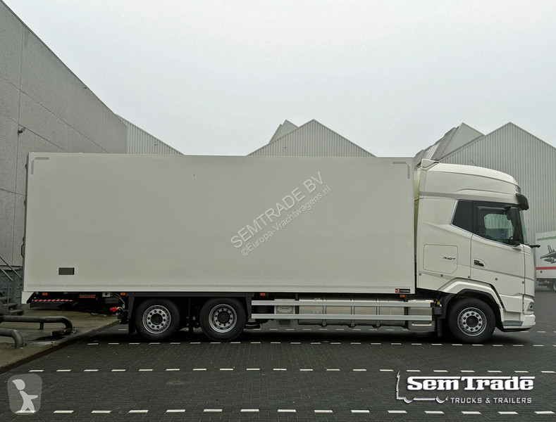 شاحنة DAF XG+ 530 R 6X2 50 CC COMI CARRIER TRS...