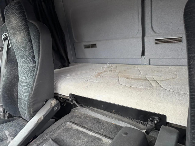 شاحنة Mercedes 1016 4X2 - EURO 6 + DHOLLANDIA LIFT