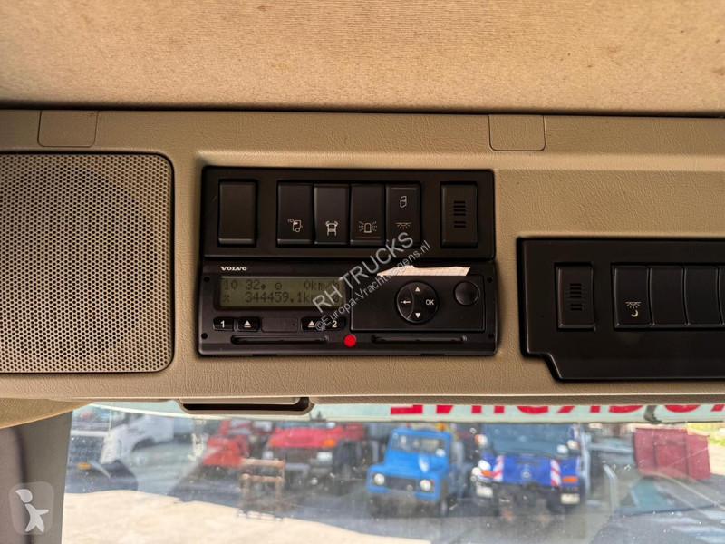 شاحنة Volvo 460 8X2 EURO 6 + INOX TANK