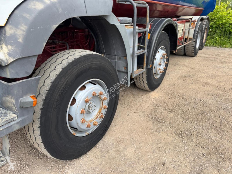 شاحنة Iveco 410E42