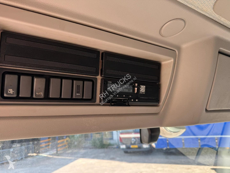 شاحنة Volvo 280 EURO 6 - BOX 7,15M + DHOLLANDIA...