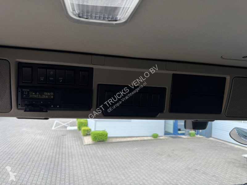 شاحنة Volvo 330 6x2*4 BDF + Lift Only 309Tkm!...