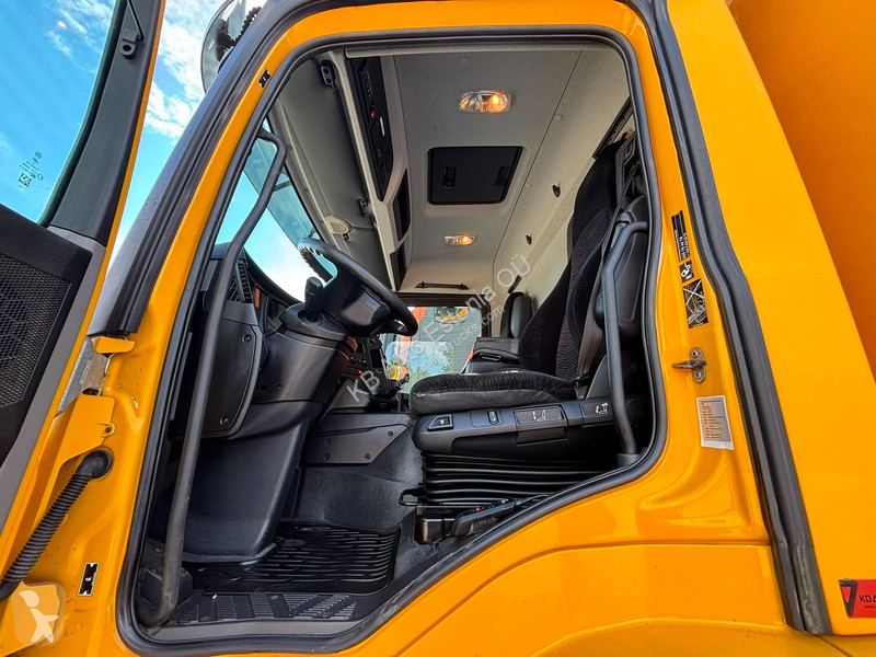 شاحنة Mercedes 1824 4x2 BOX L=7757 mm