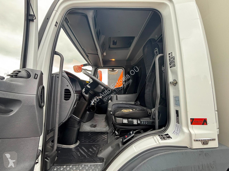 Mercedes 916 4x2 BOX L=6613 mm truck