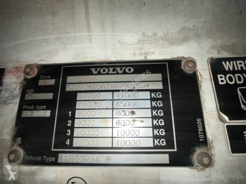 شاحنة Volvo 520 8X4