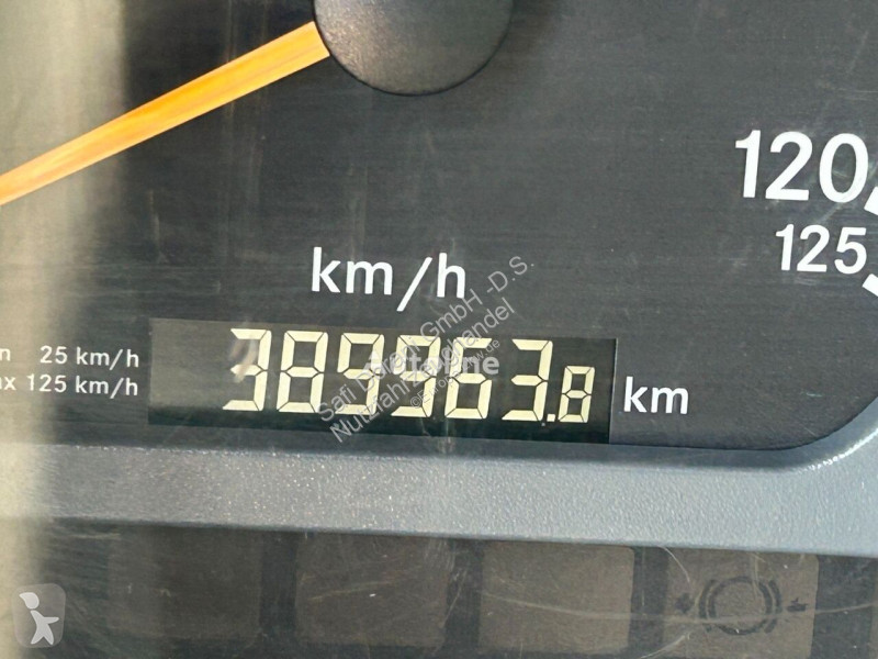 شاحنة Mercedes PKG 12001