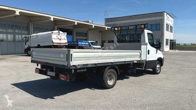 شاحنة Iveco 35-150 4x2