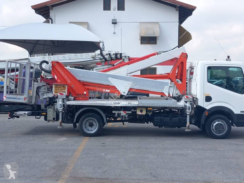 Camion Multitel MX 235