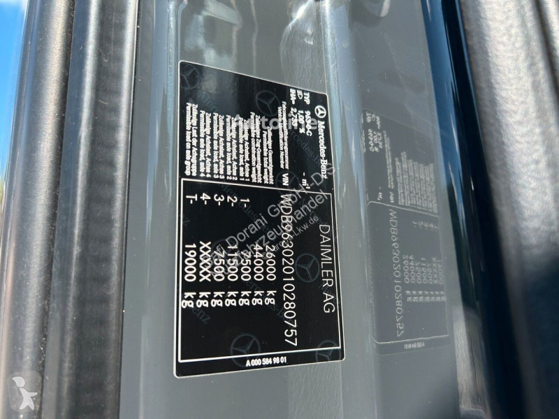 شاحنة Mercedes 2545