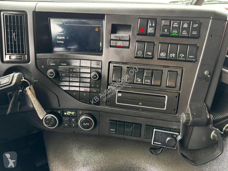 شاحنة Volvo 540 8x4*4 BOX L=6271 mm
