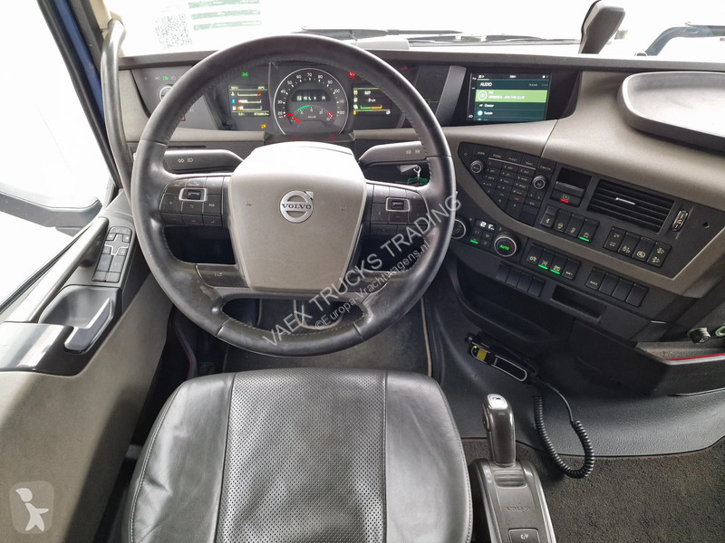 شاحنة Volvo 13460 6X2 - full air - WB600 -...