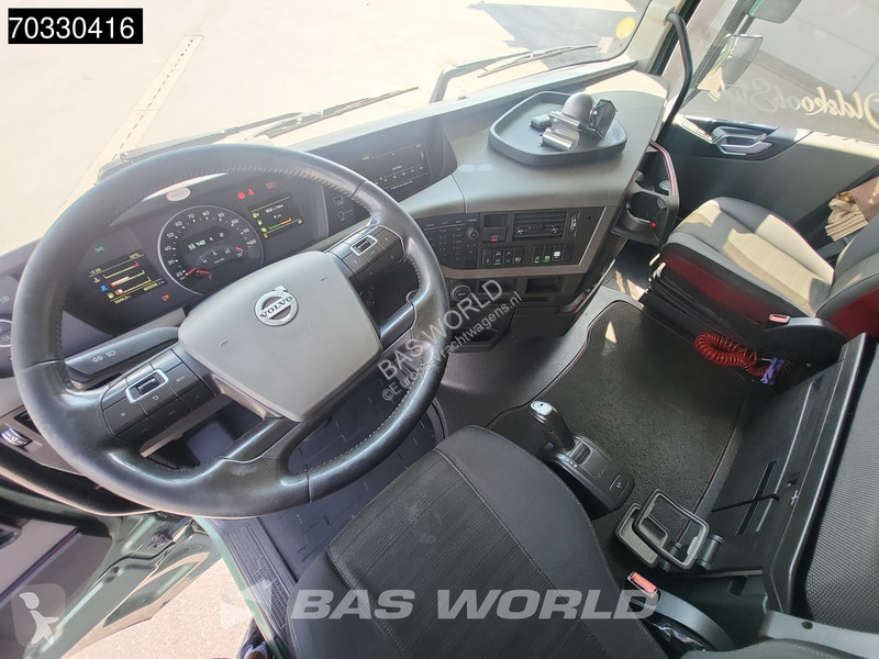 شاحنة Volvo 500  6X2 Curtainsider Forklift...